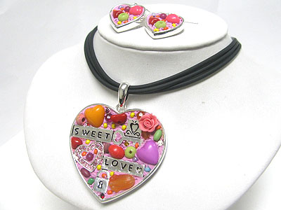 Beads and clay art deco love heart pendant necklace earring set