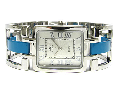 Color line metal band watch