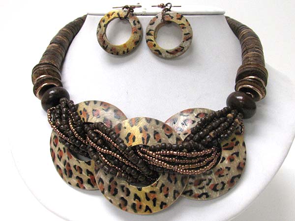 Eco friendly animal print sea shell disk and wood desk link neckalce earring set