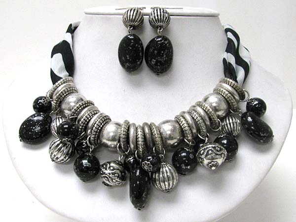 Mixed metal ball and ring zebra pattern scarf back necklace earring set