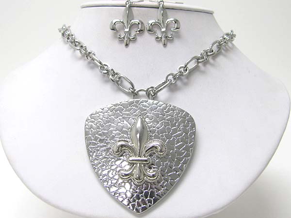 Fleur de lis shield pendant necklace earring set