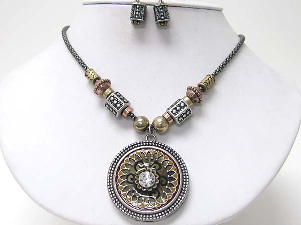 Antique style metal art deco round pendant necklace earring set