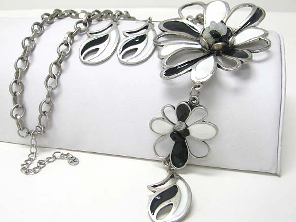 Natural chip stone and enamel metal deco flower dangle long necklace earring set