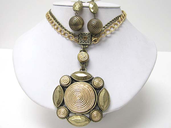 Metal art deco round pendant neckalce earring set