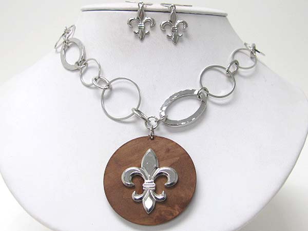 Fleur de lis round wood disk pendant necklace earring set