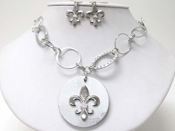 Fleur de lis round wood disk pendant necklace earring set