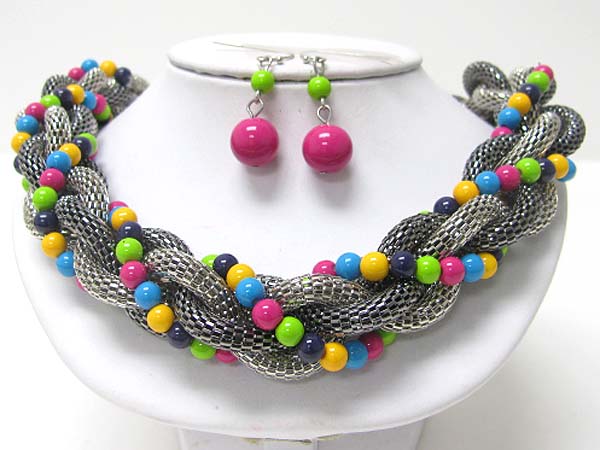 Color beads and metal tube chain braided necklace earring set?