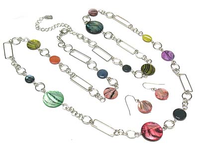 Multi size shell disk and metal chain long necklace and earring set 