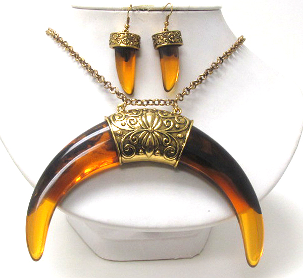 Large horn necklace earring set