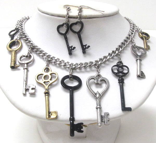 Multi keyd dangle necklace earring set