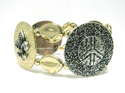 Tri tone hammered round metal with fleur de lis stretch bracelet