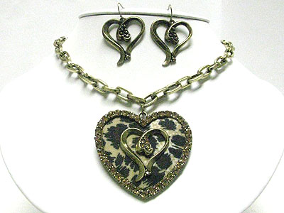 Animal pattern crystal frame heart pendant  necklace earring set