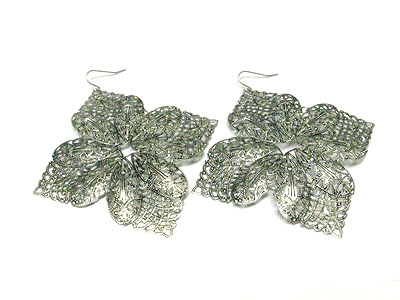 Metal filigree flower earring