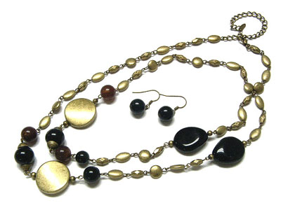 Beads and burnish metal round disk long necklace and earring set