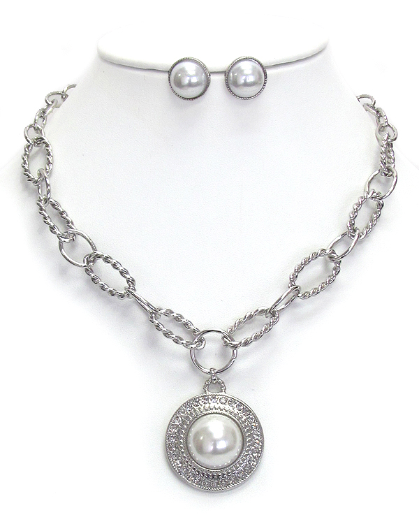 Pearl and crystal pendant necklace set