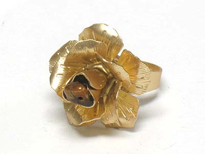 Natural stone paved flower shape ring 