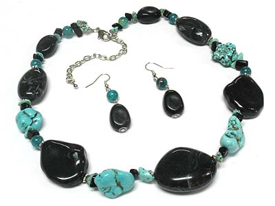 Marbleized chunk and turquoise stone necklace and earring set