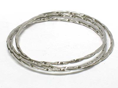 Linked triple metal bangle