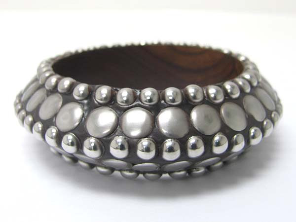 Architectural metal stud wood bangle