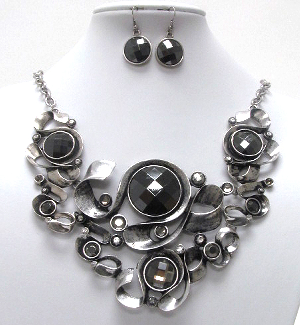 Crystal and curve metal art deco bib necklace earring set