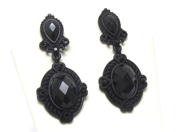 Vintage look acryl and crystal earring