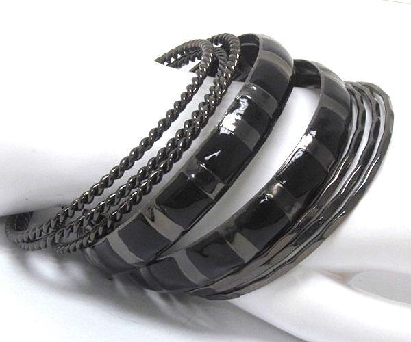 5 row mixed metal bangle set