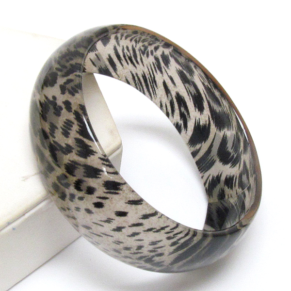 Animal print acrylic bangle bracelet