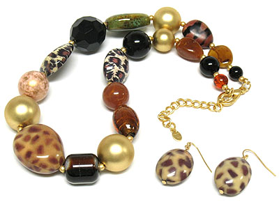 Multi fall color semi precious stone beads necklace and earring set - animal print