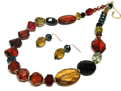 Fall tone multi facet beads neckalce and earring set