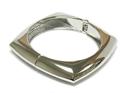 Square shape metal hinge bangle