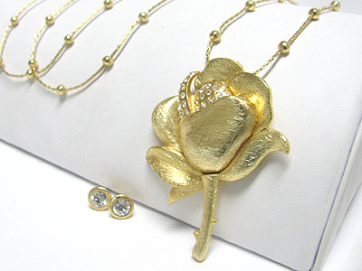 Crystal and scratch metal flower pendant necklace earringh set