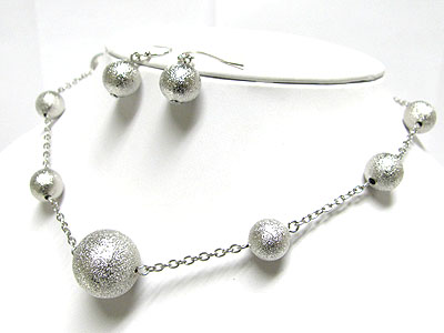 Metallic ball and chain link necklace earring set