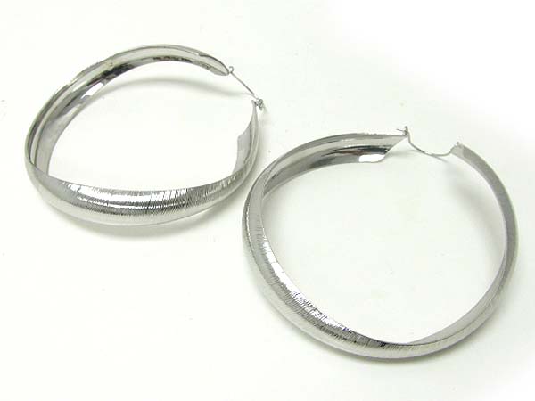 Natural wave metal hoop earring - hoops