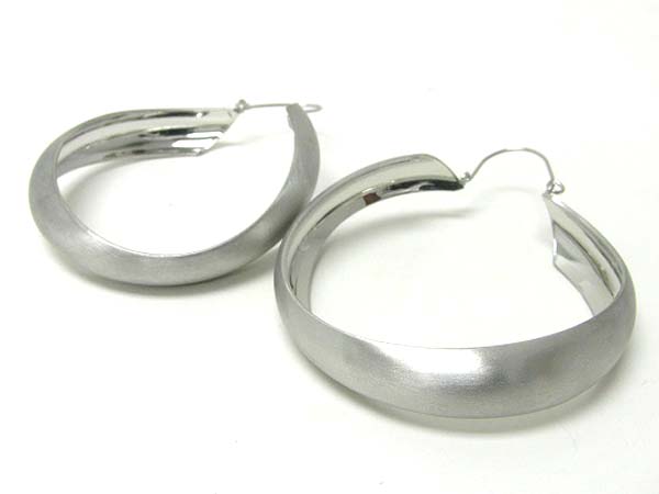 Natural wave metal hoop earring - hoops