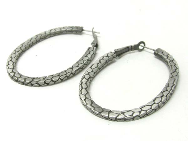 Pebble textured metal hoop earring - hoops