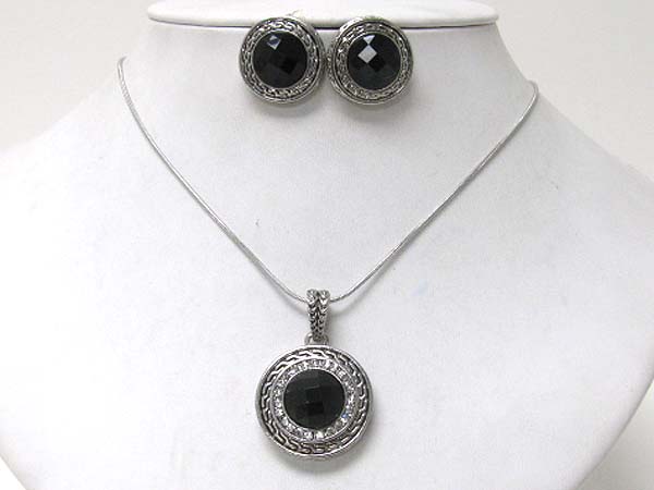 Crystal and metal textured round pendant necklace earring set