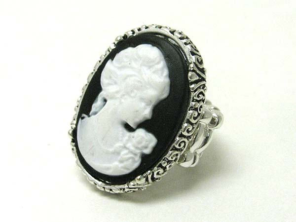 Oval shape cameo stretch ring