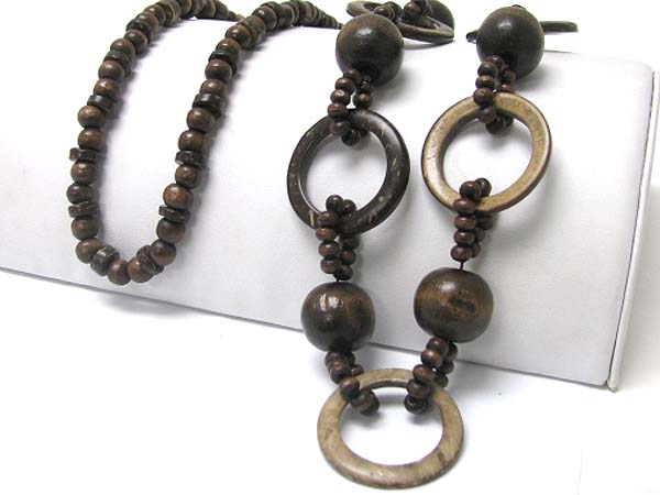 Coconut wood ball and shell disk link necklace