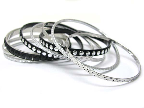 Mixed metal bangle set