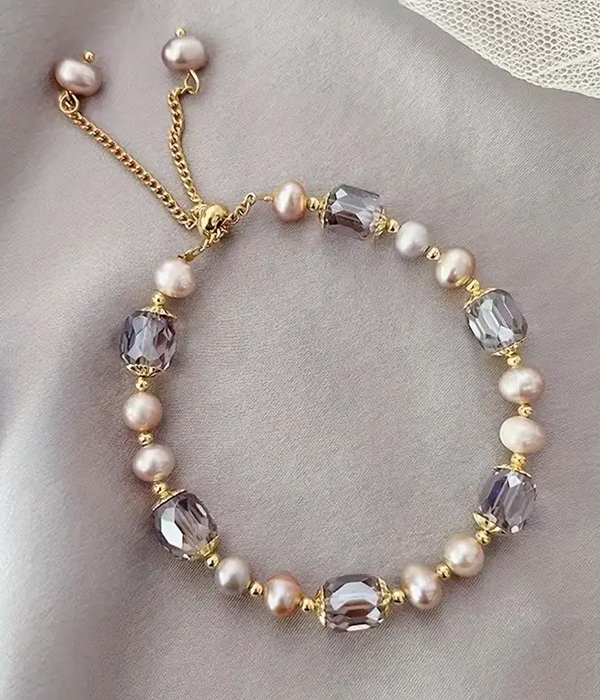 Multi pearl pull tie bracelet