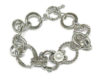 Crystal ring linked toggle bracelet