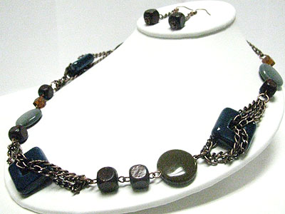 Multi ceramic disk and chain link necklace earring set