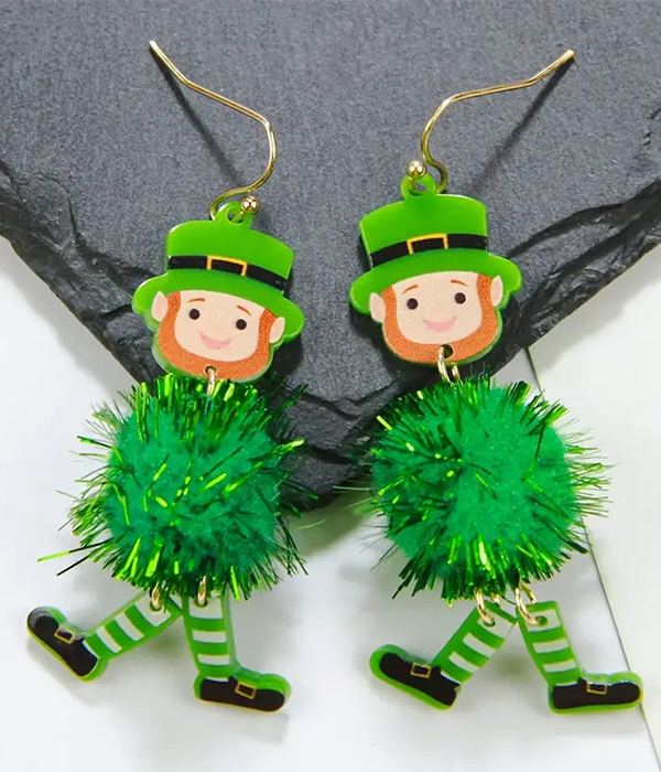 St patrick day pom pom acrylic earring