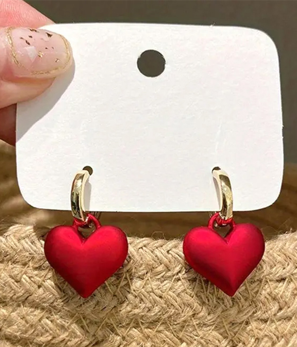 Puffy heart dangle earring