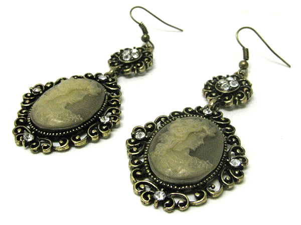 Crystal and cameo deco earring