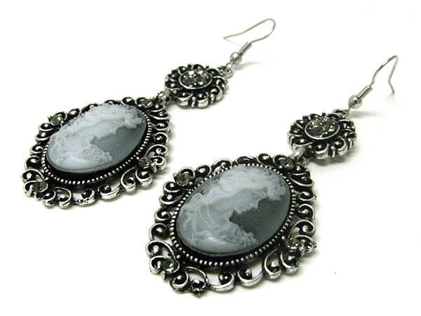 Crystal and cameo deco earring