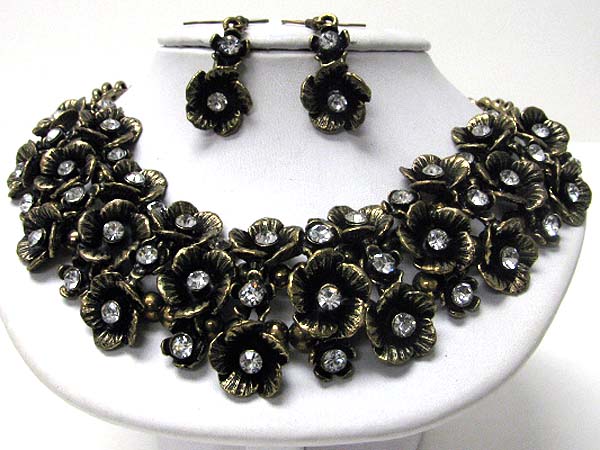 Multi crystal center metal flower link necklace earring set