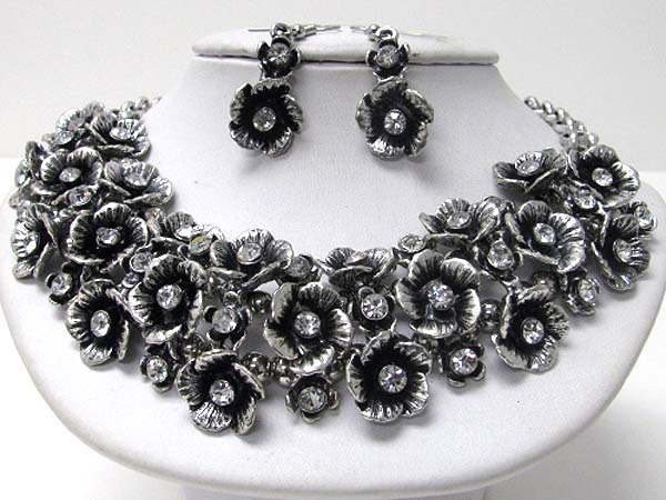 Multi crystal center metal flower link necklace earring set