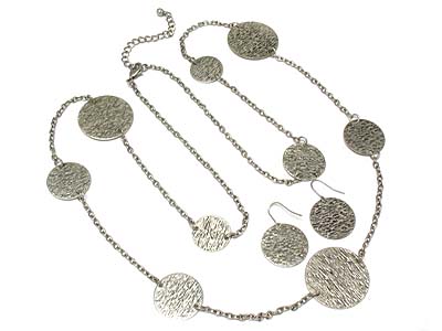 Textured round disk link necklace and earring set