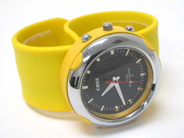 Slap on fit band fashion watch